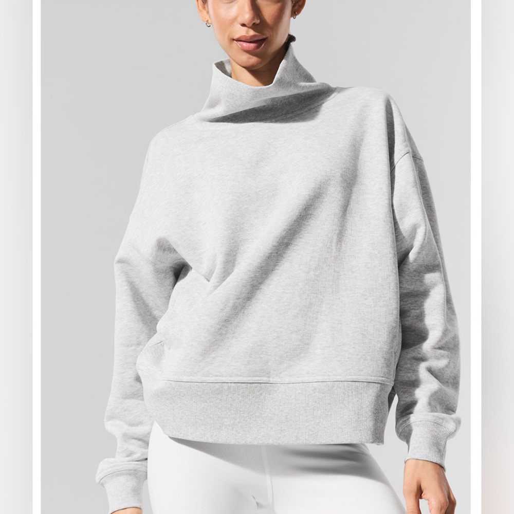 New ALO Yoga Hazy Mock Light Gray Neck Sweatshirt Size Large
